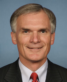 Official portrait of Robert E. Latta