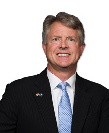 Official portrait of Roger Marshall